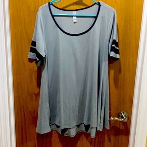 Lularoe Perfect T Super Soft Medium GUC